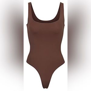 Skims Essential Scoopneck Bodysuit - smokey quartz (S/M)
